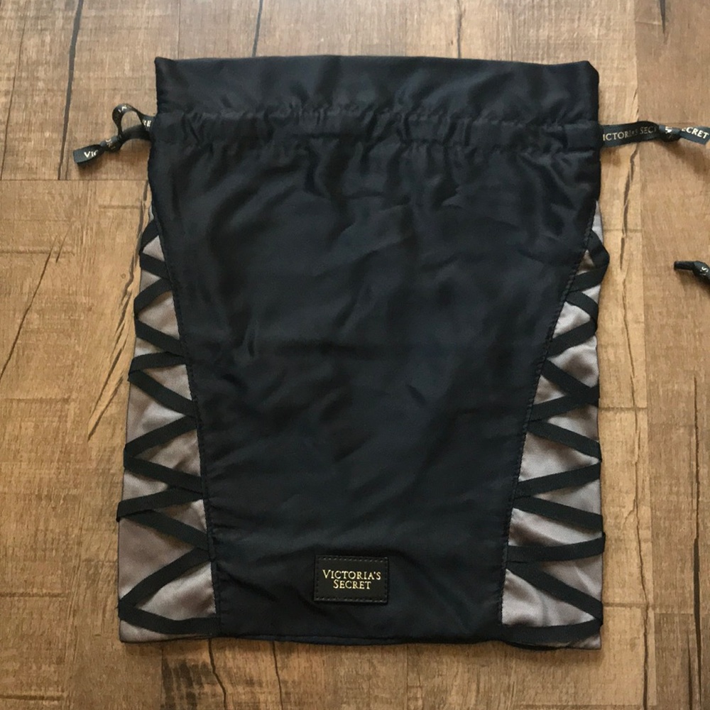 ❌SOLD New Victoria Secret Lingerie Bag Set - Picture 2 of 5